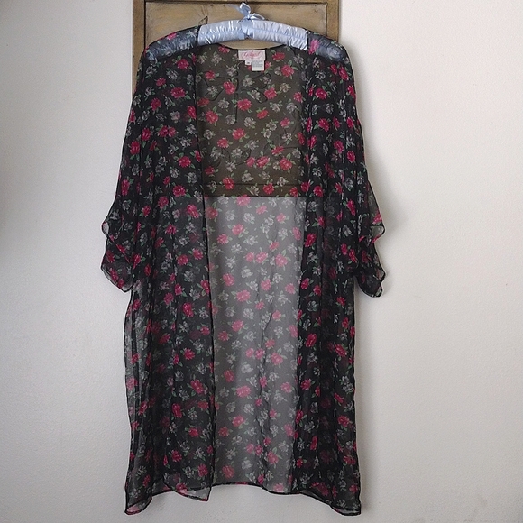 Other - 💗🌸 VINTAGE Floral Sheer Kimono